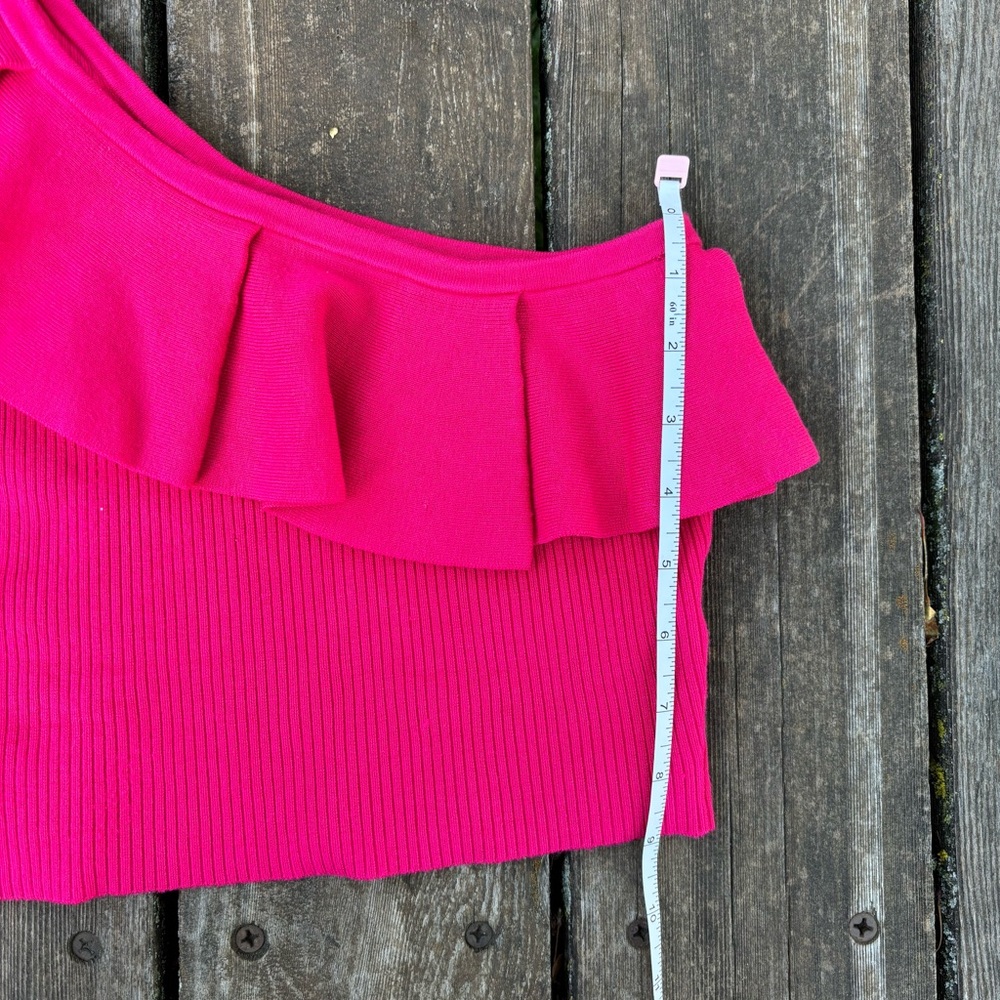EXPRESS Ruffle One Shoulder Cropped Sweater Tank Size M - Picture 10 of 10